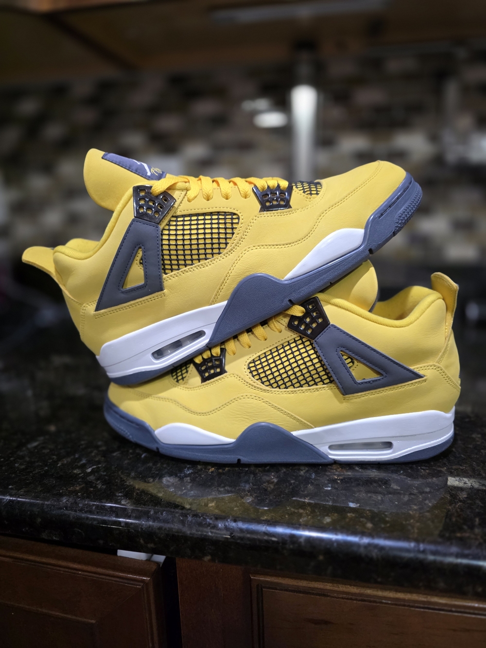 Air Jordan 4 Retro ♤ Lightning Yellow ♤ Size 13 ♤ CT8527-700 ♤ AUTHENTICATED